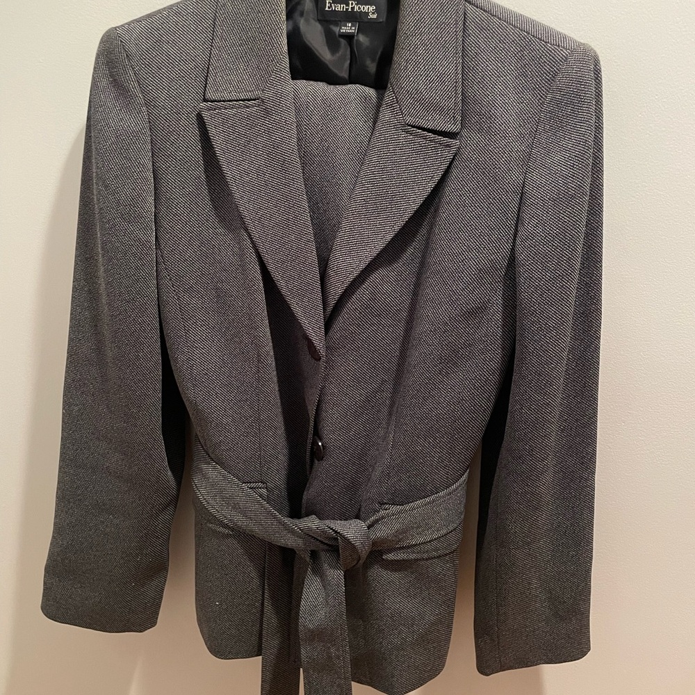 Evan Picone Size 16 3 Button Navy Jacket Pantsuit w/Flat Front Pants BNWT